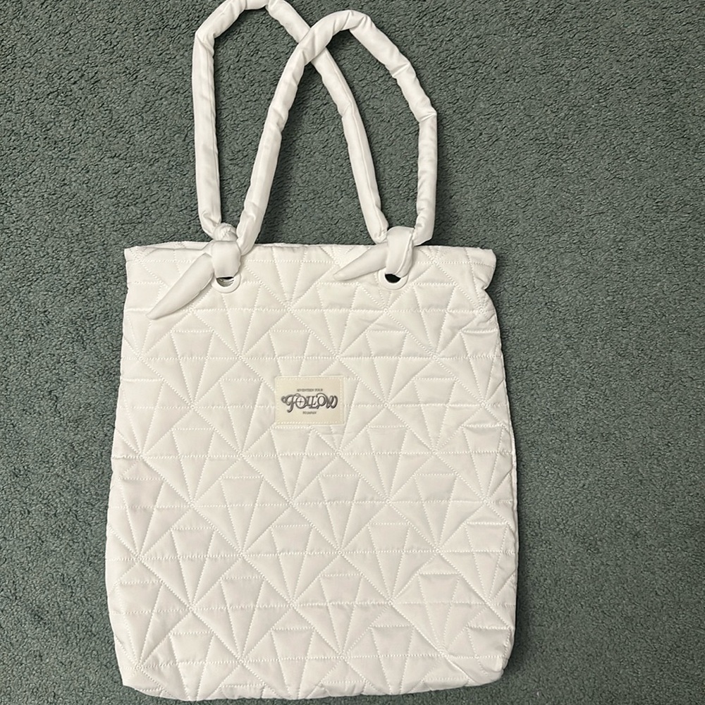 Seventeen tote bag